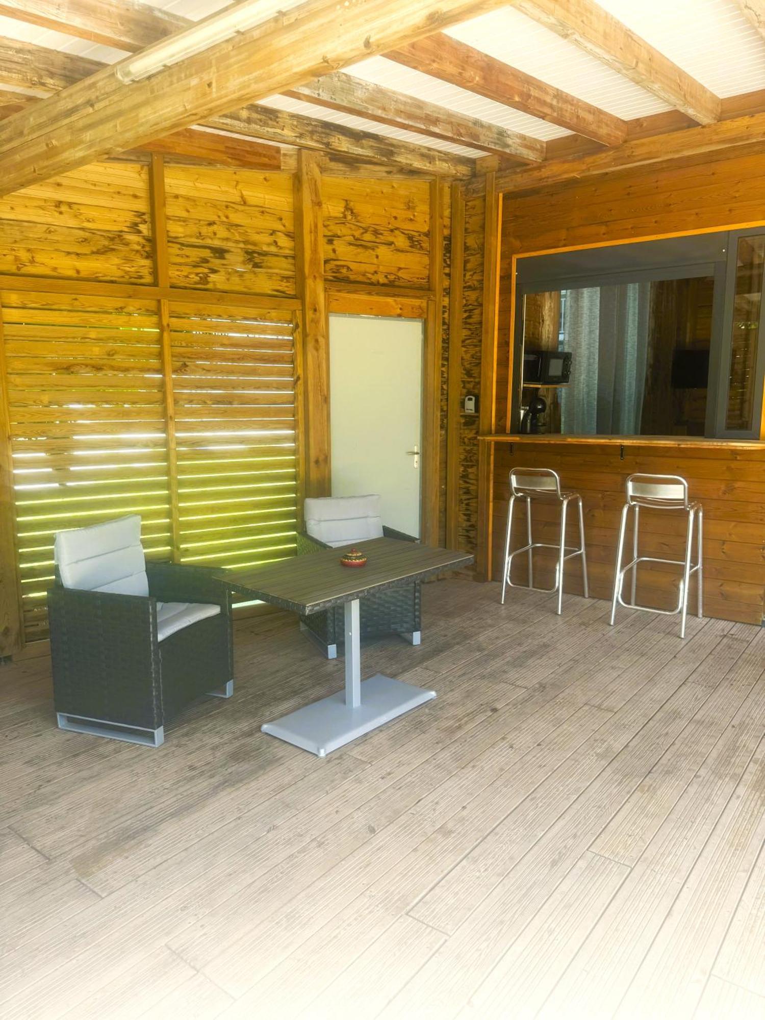Charmant Bungalow Tout Confort Climatise - Terrasse Et Acces Plage ! Deshaies Luaran gambar